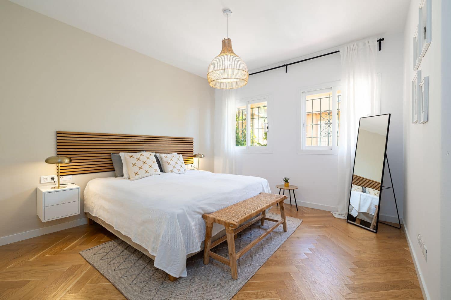 3 sypialnia Apartament na sprzedaż w Nueva Andalucia z basenem garażem - 1 125 000 € (Ref: 9916422)