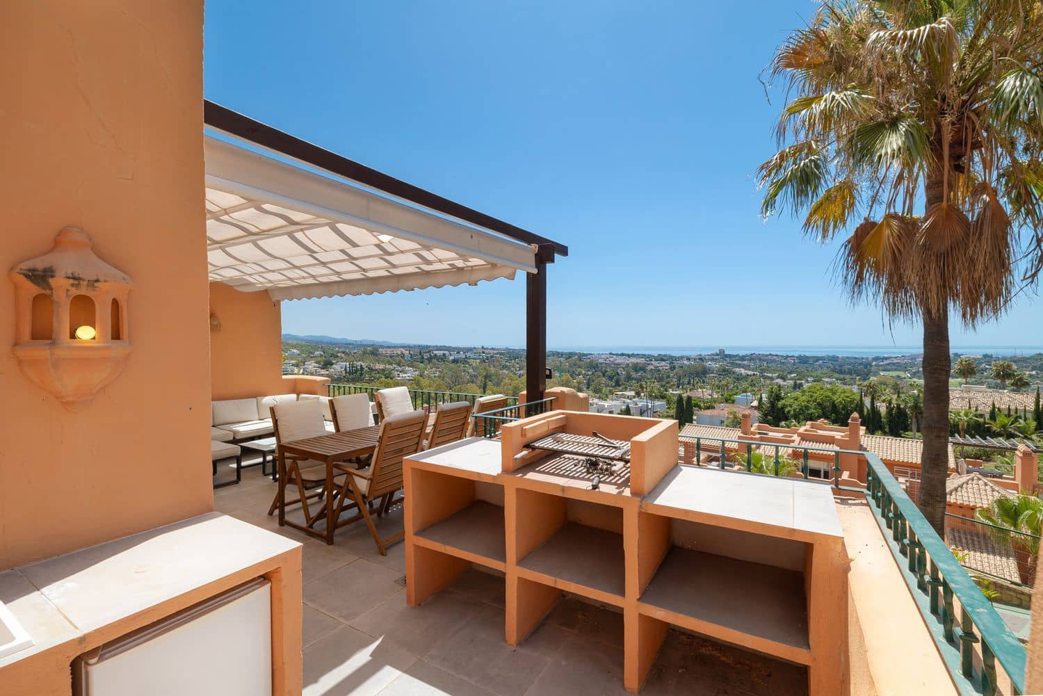 3 sypialnia Apartament na sprzedaż w Nueva Andalucia z basenem garażem - 1 125 000 € (Ref: 9916422)