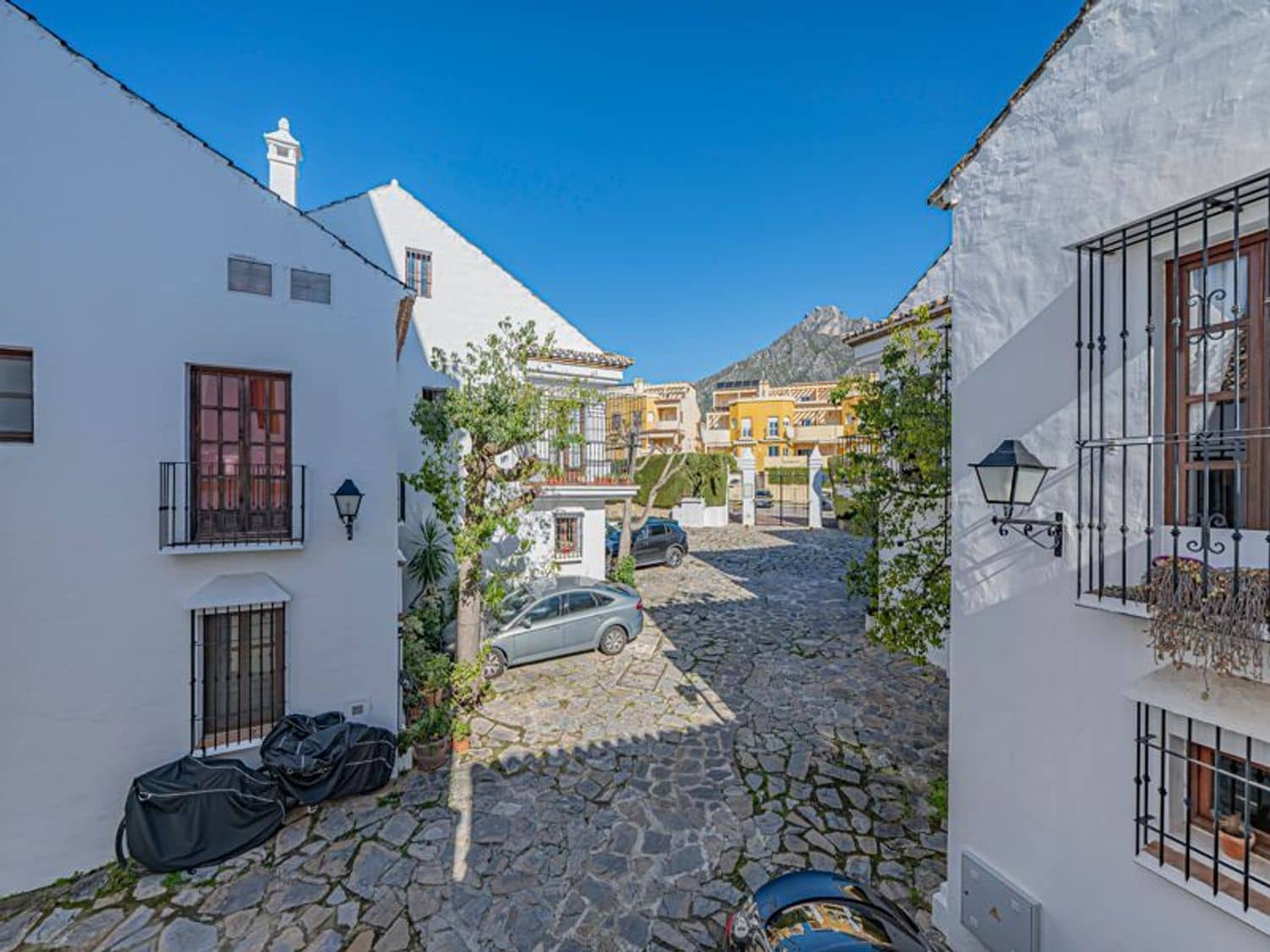 3 slaapkamer Huis te koop in Golden Mile met zwembad garage - € 730.000 (Ref: 9916424)