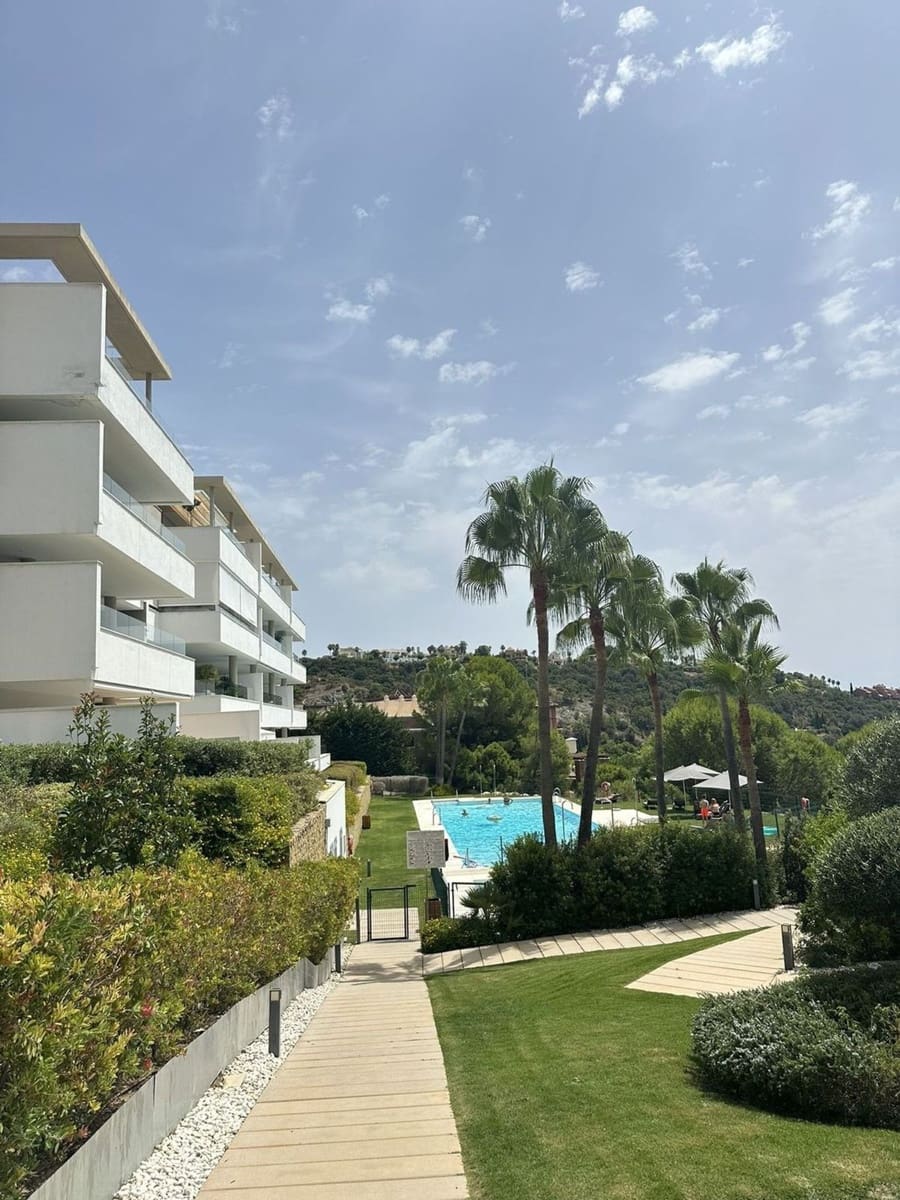 3 sypialnia Apartament na sprzedaż w Benahavis z basenem garażem - 620 000 € (Ref: 9916425)