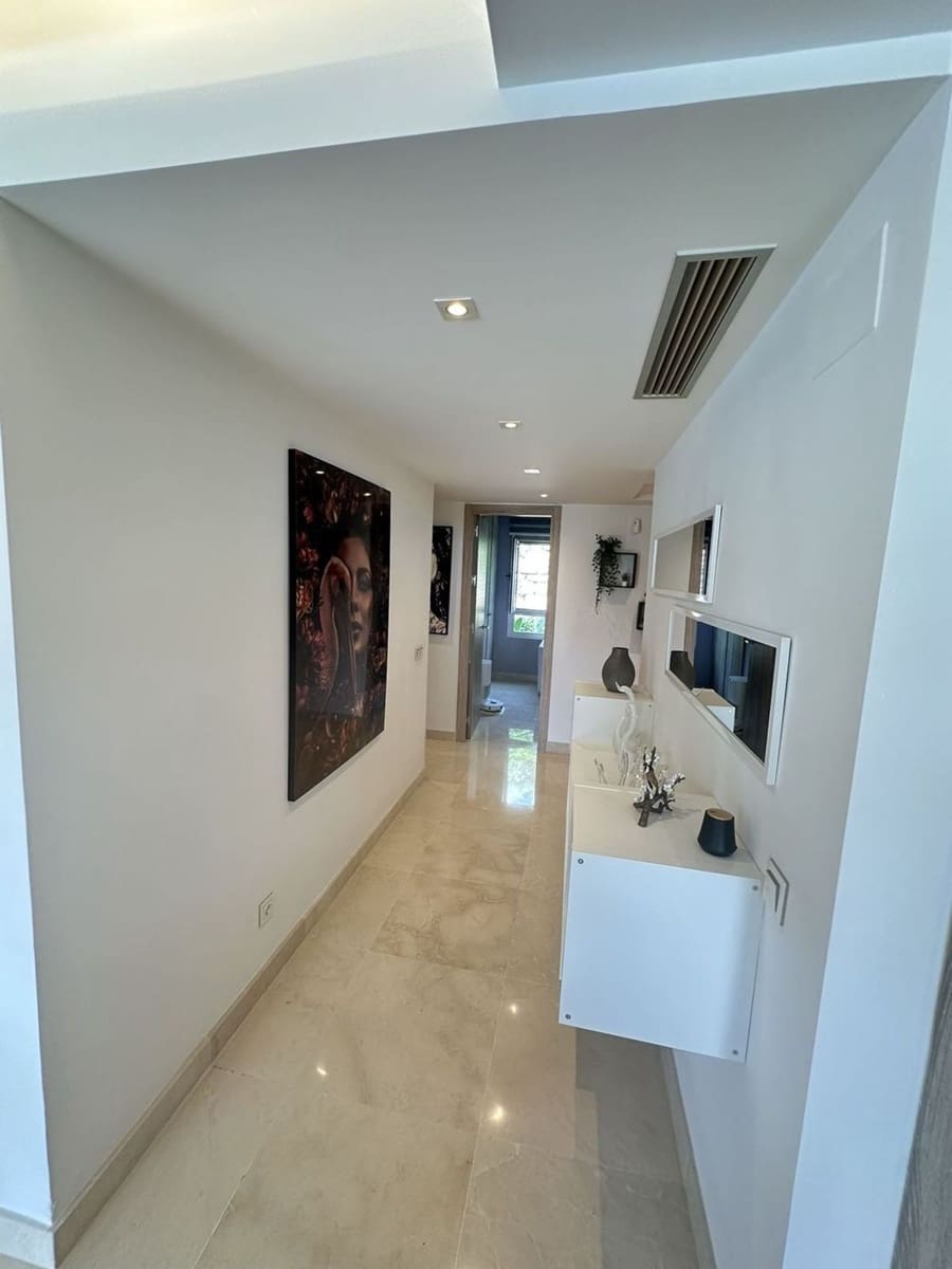 3 sypialnia Apartament na sprzedaż w Benahavis z basenem garażem - 620 000 € (Ref: 9916425)