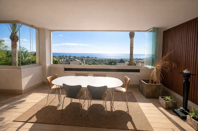Apartamento de 3 habitaciones en El Paraiso, Estepona en venta con piscina garaje - 695.000 € (Ref: 9916426)