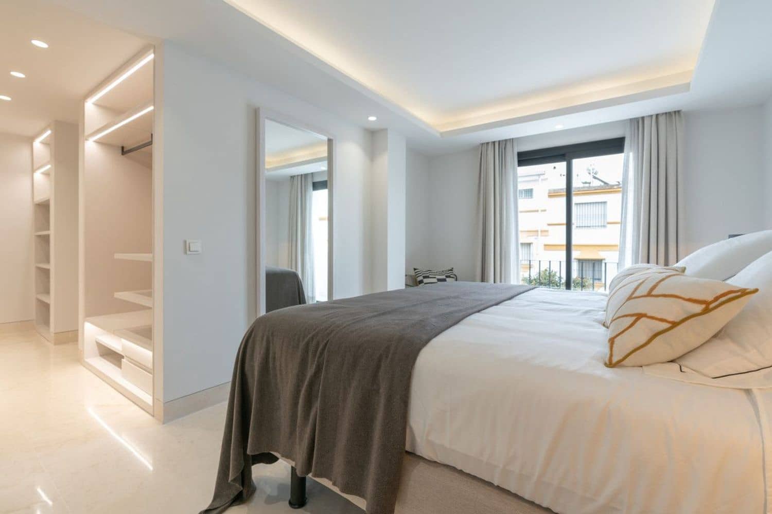 5 slaapkamer Huis te koop in Marbella met garage - € 2.420.000 (Ref: 9916430)