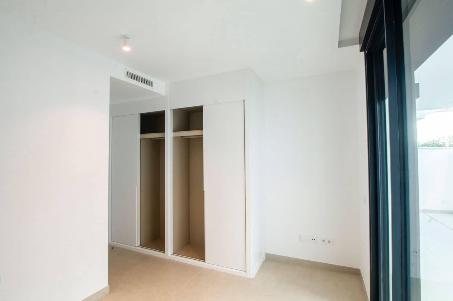 3 slaapkamer Appartement te koop in Marbella met zwembad garage - € 1.150.000 (Ref: 9916433)