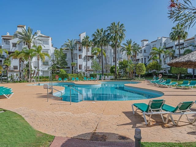 3 bedroom Apartment for sale in Villacana - Costalita - Saladillo, Estepona with pool garage - € 715,000 (Ref: 9916435)
