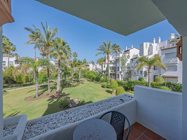 3 bedroom Apartment for sale in Villacana - Costalita - Saladillo, Estepona with pool garage - € 715,000 (Ref: 9916435)