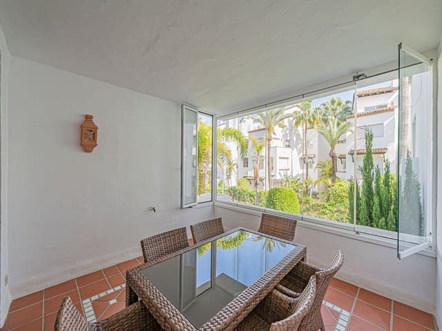 3 bedroom Apartment for sale in Villacana - Costalita - Saladillo, Estepona with pool garage - € 715,000 (Ref: 9916435)