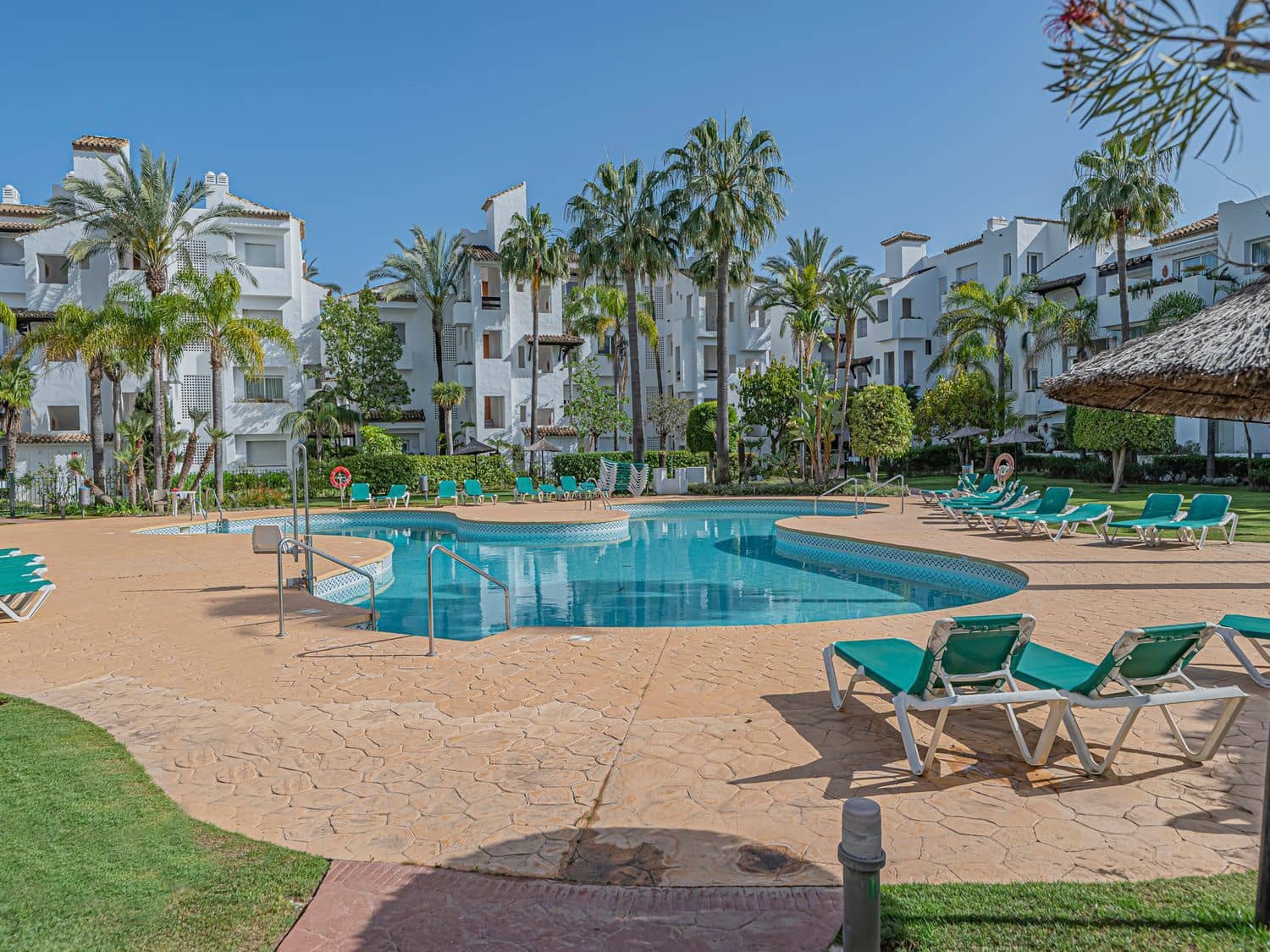 3 bedroom Apartment for sale in New Golden Mile with pool garage - € 715,000 (Ref: 9916435)