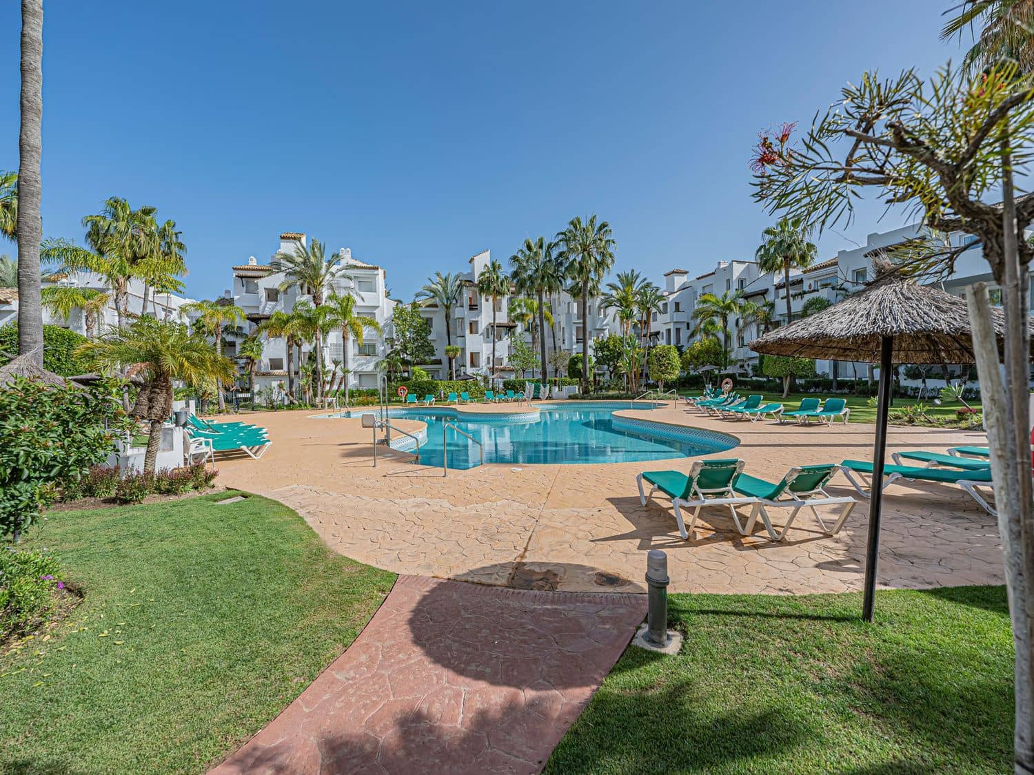 3 bedroom Apartment for sale in New Golden Mile with pool garage - € 715,000 (Ref: 9916435)