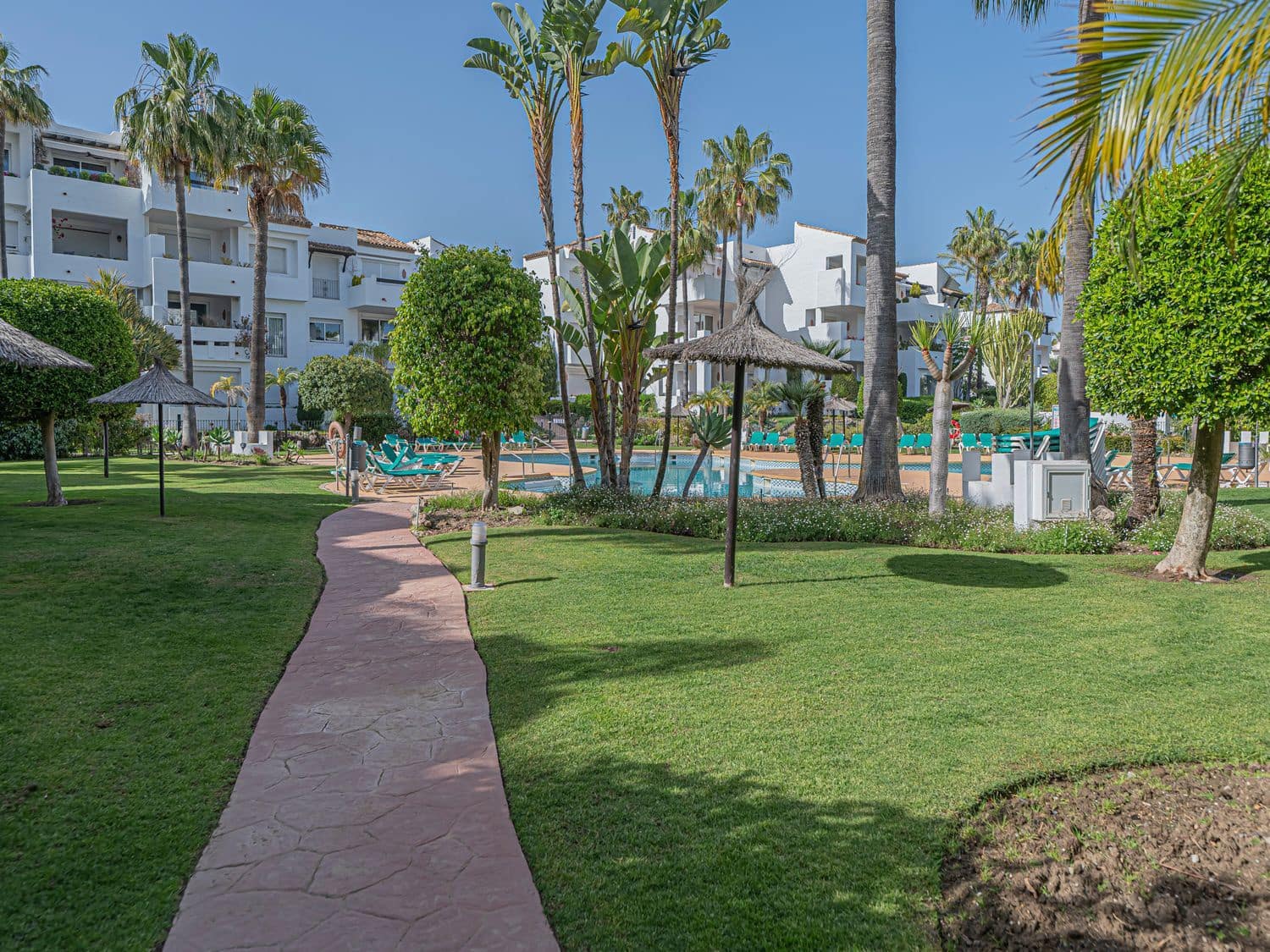 3 bedroom Apartment for sale in New Golden Mile with pool garage - € 715,000 (Ref: 9916435)