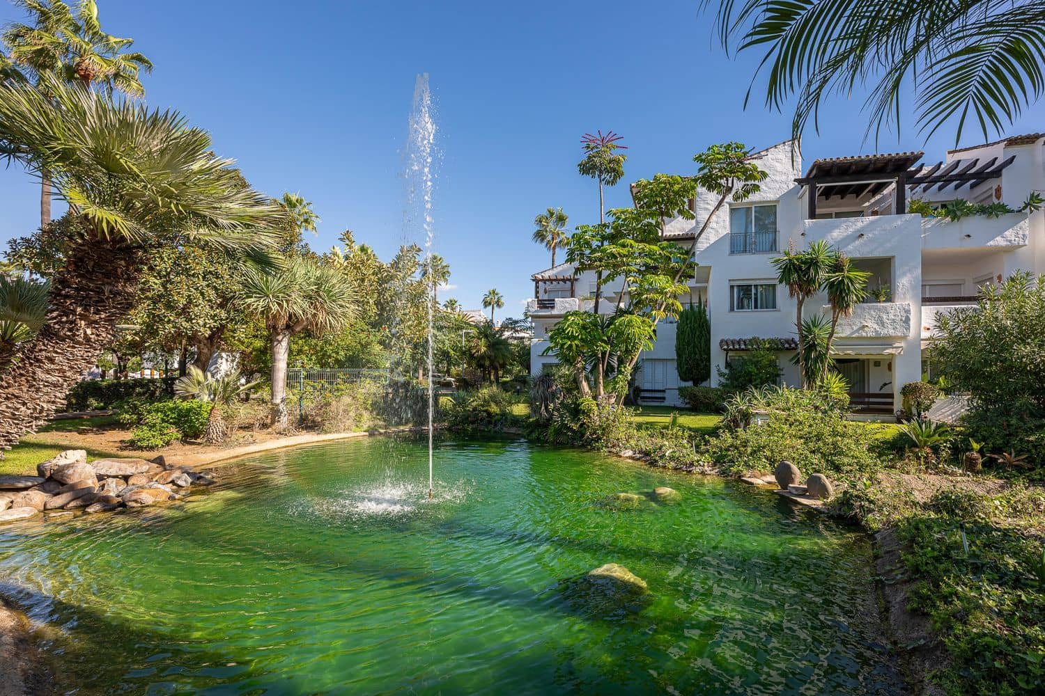 Apartamento de 3 habitaciones en Costalita en venta con piscina garaje - 1.495.000 € (Ref: 9916437)