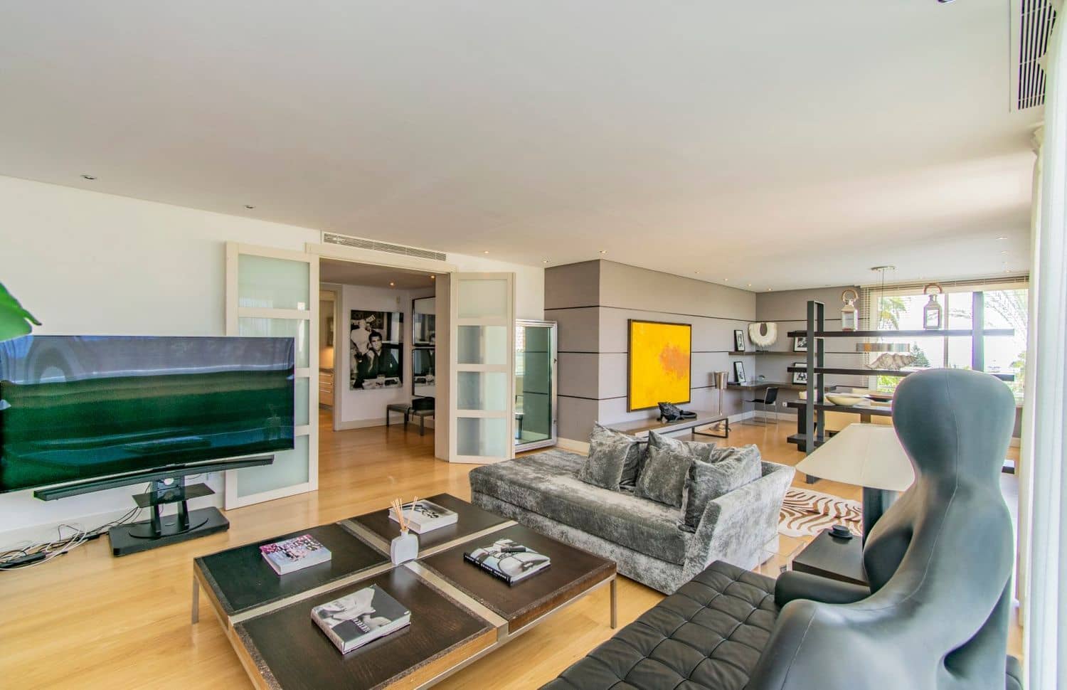 3 bedroom Apartment for sale in Golden Mile with pool garage - € 2,400,000 (Ref: 9916438)