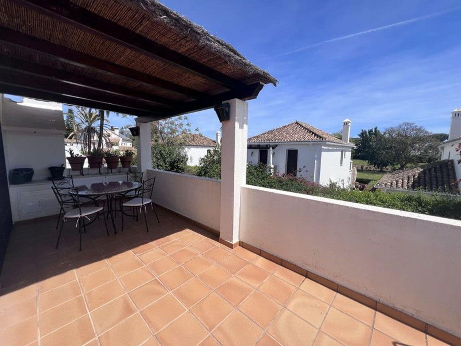 2 soveværelse Lejlighed til salg i El Paraiso med swimmingpool garage - € 335.000 (Ref: 9916439)