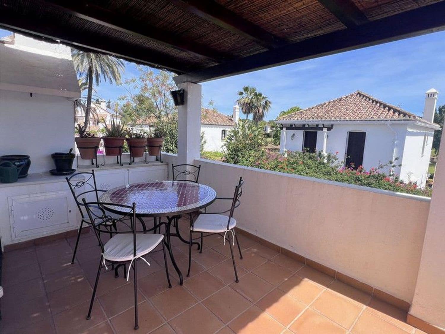 2 soveværelse Lejlighed til salg i El Paraiso med swimmingpool garage - € 335.000 (Ref: 9916439)