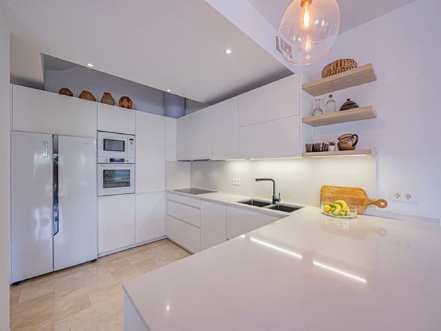 4 soverom Hus til salgs i La Quinta, Benahavís med garasje - € 875 000 (Ref: 9916443)