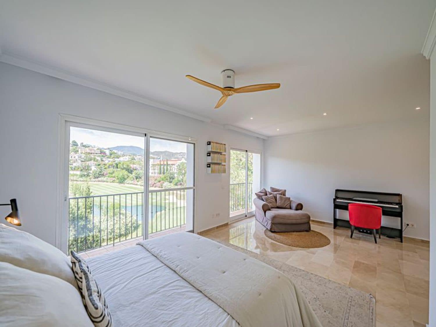 4 soverom Hus til salgs i La Quinta med garasje - € 875 000 (Ref: 9916443)