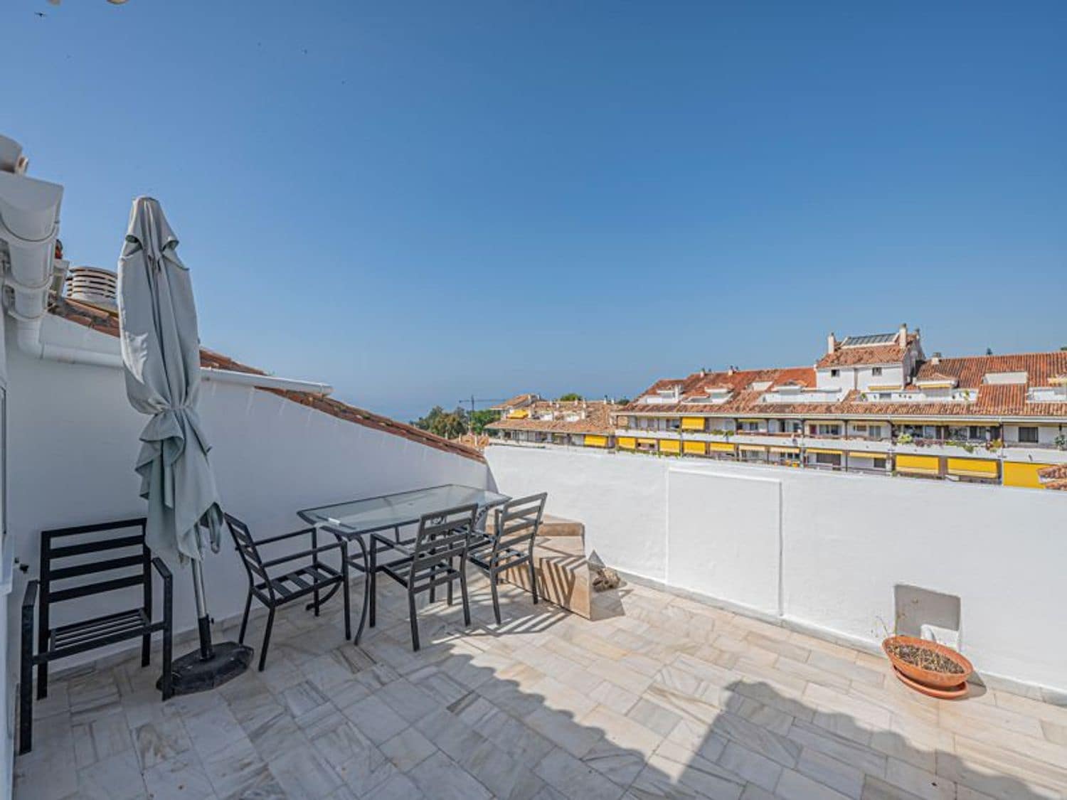 1 bedroom Apartment for sale in Marbella with pool garage - € 350,000 (Ref: 9916444)