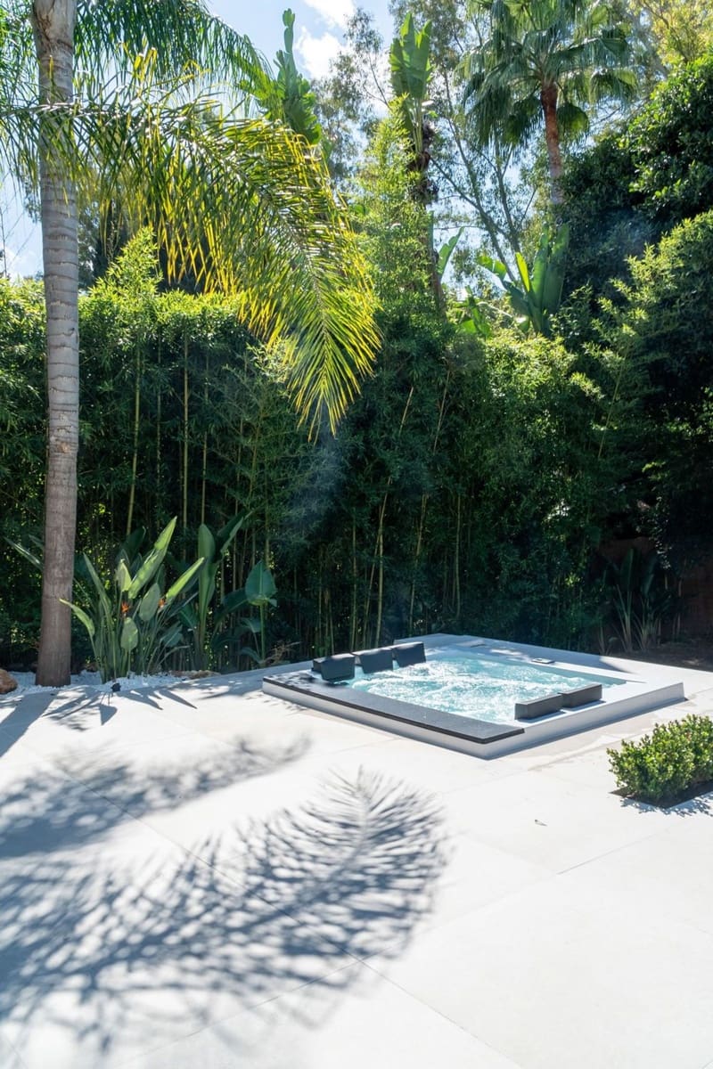 5 slaapkamer Villa te koop in Aloha Golf met zwembad garage - € 4.290.000 (Ref: 9916445)