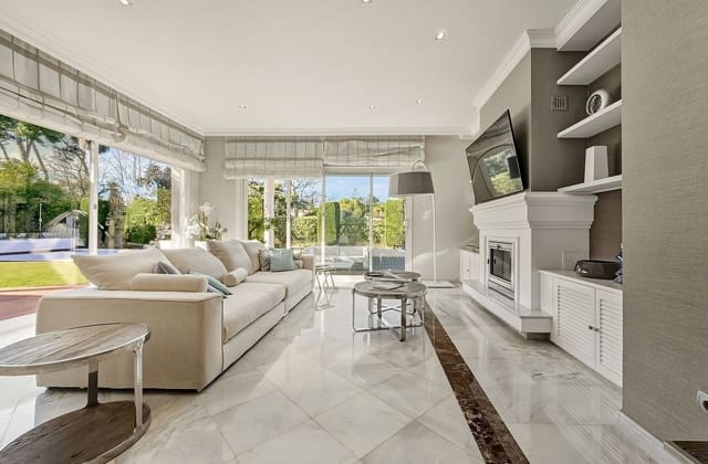 5 makuuhuone Huvila myytävänä paikassa Guadalmina Alta, Marbella mukana uima-altaan 
autotalli - 2 200 000 € (Ref: 9916446)