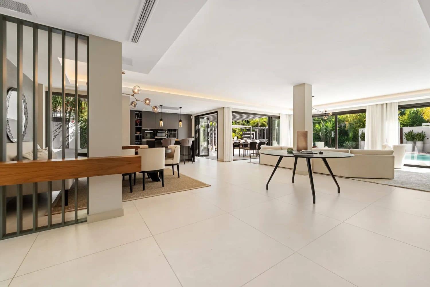 4 bedroom Villa for sale in Nueva Andalucia with pool garage - € 4,195,000 (Ref: 9916447)