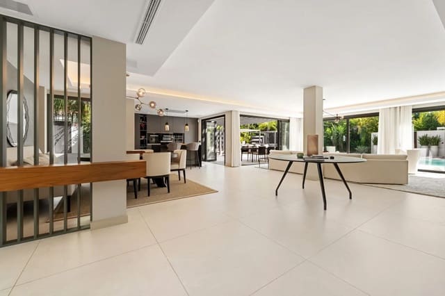 4 bedroom Villa for sale in Las Brisas, Marbella with pool garage - € 4,195,000 (Ref: 9916447)