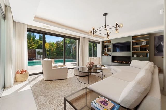 4 bedroom Villa for sale in Las Brisas, Marbella with pool garage - € 4,195,000 (Ref: 9916447)