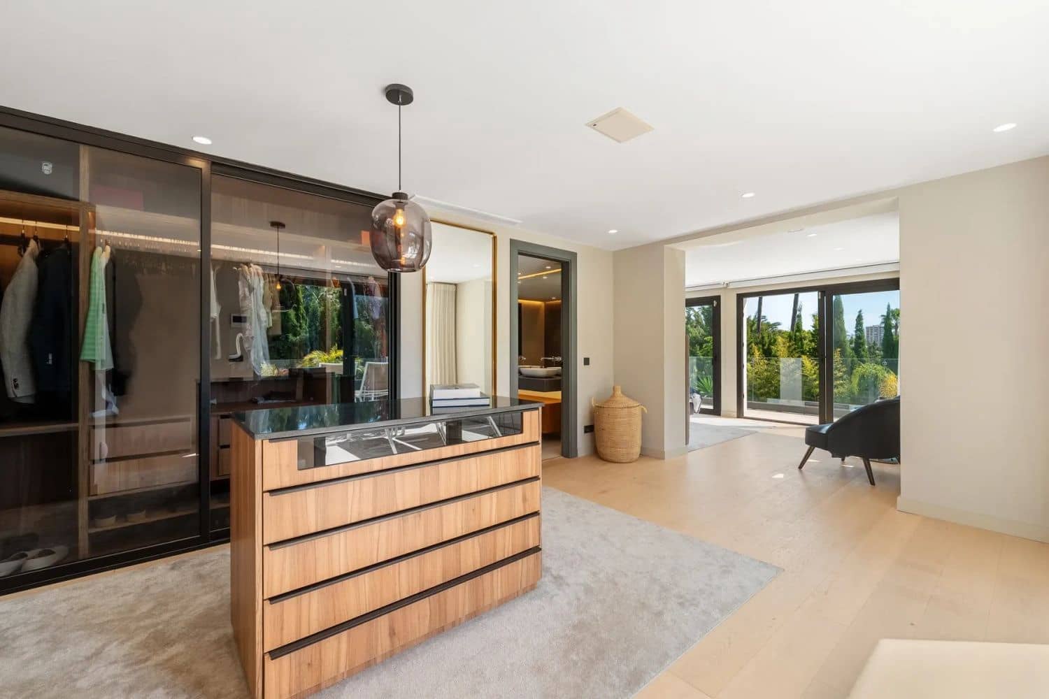 4 bedroom Villa for sale in Nueva Andalucia with pool garage - € 4,195,000 (Ref: 9916447)