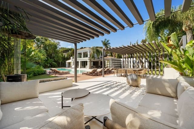 4 bedroom Villa for sale in Las Brisas, Marbella with pool garage - € 4,195,000 (Ref: 9916447)