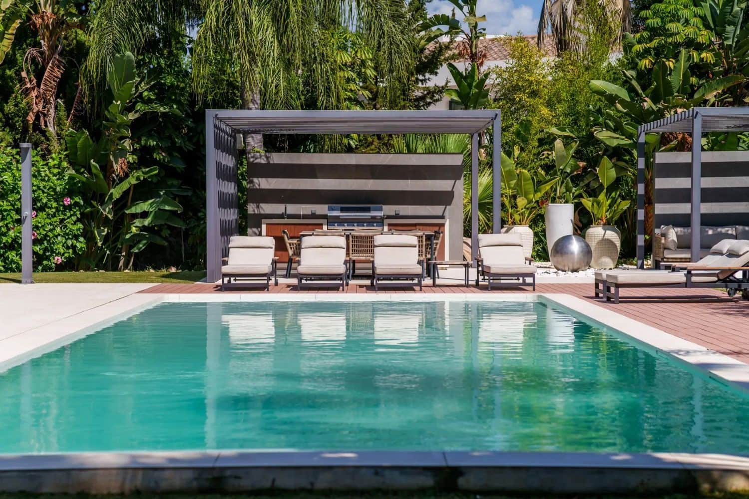 4 bedroom Villa for sale in Nueva Andalucia with pool garage - € 4,195,000 (Ref: 9916447)