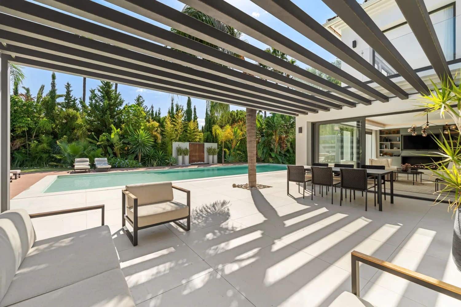 4 bedroom Villa for sale in Nueva Andalucia with pool garage - € 4,195,000 (Ref: 9916447)