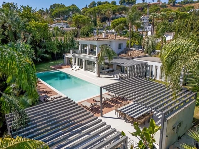 4 bedroom Villa for sale in Las Brisas, Marbella with pool garage - € 4,195,000 (Ref: 9916447)