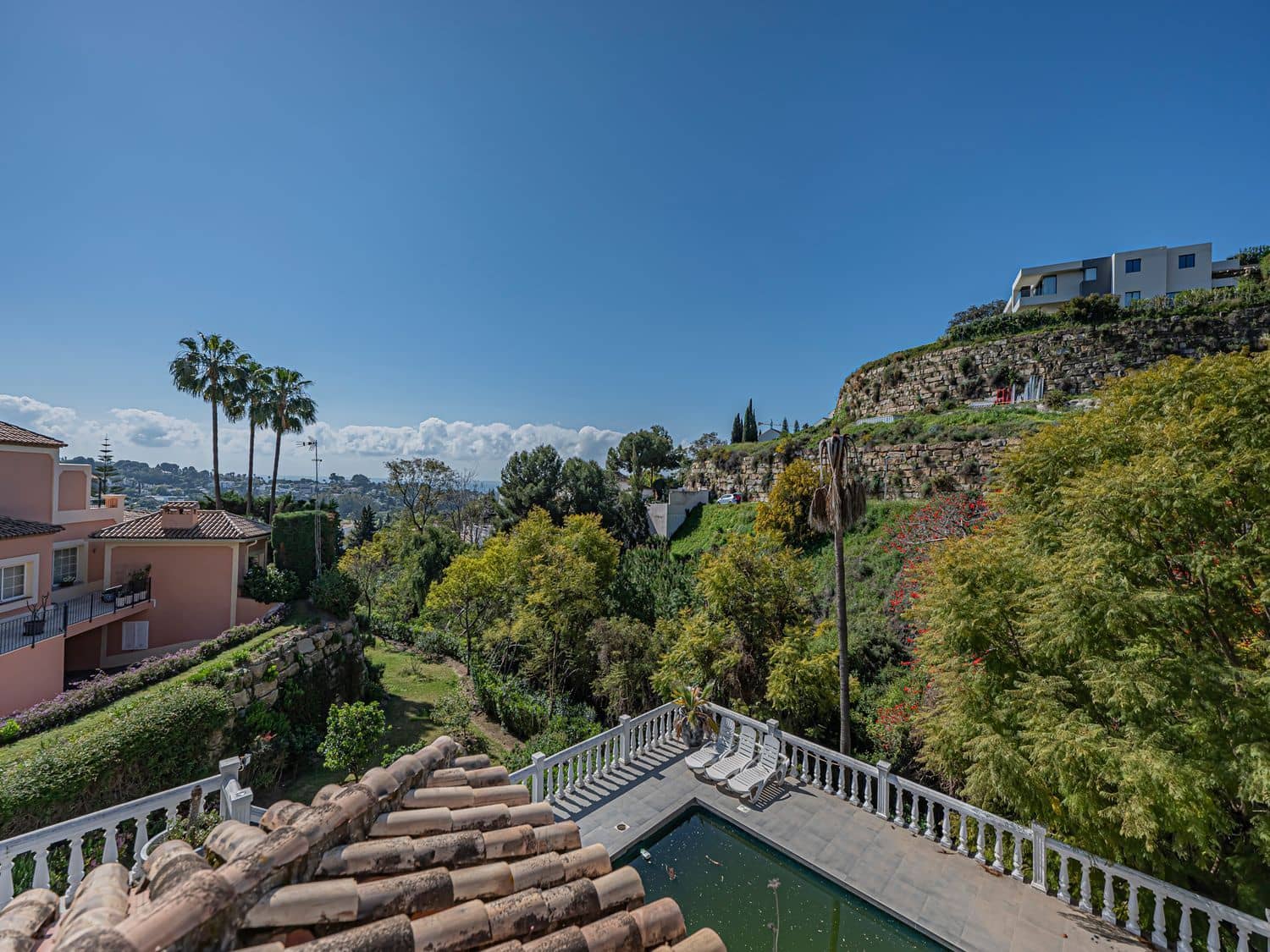 4 quarto Moradia para venda em Benahavis com piscina garagem - 1 700 000 € (Ref: 9916448)
