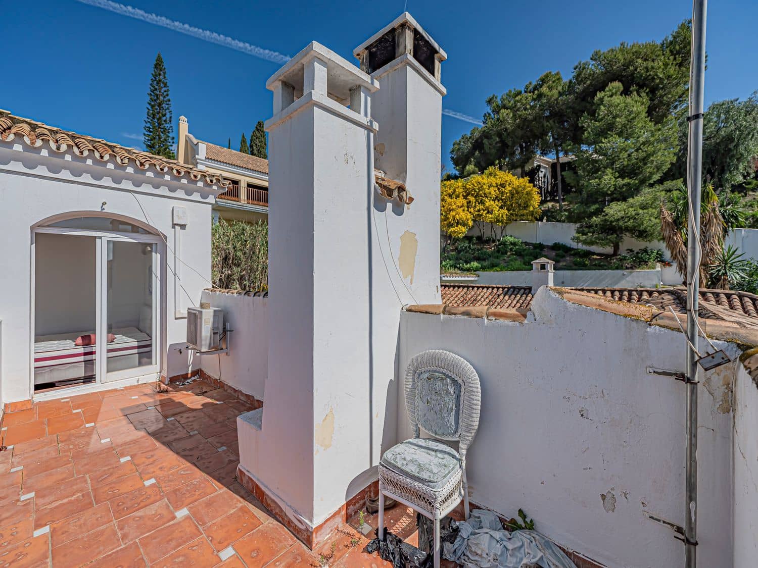 4 quarto Moradia para venda em Benahavis com piscina garagem - 1 700 000 € (Ref: 9916448)