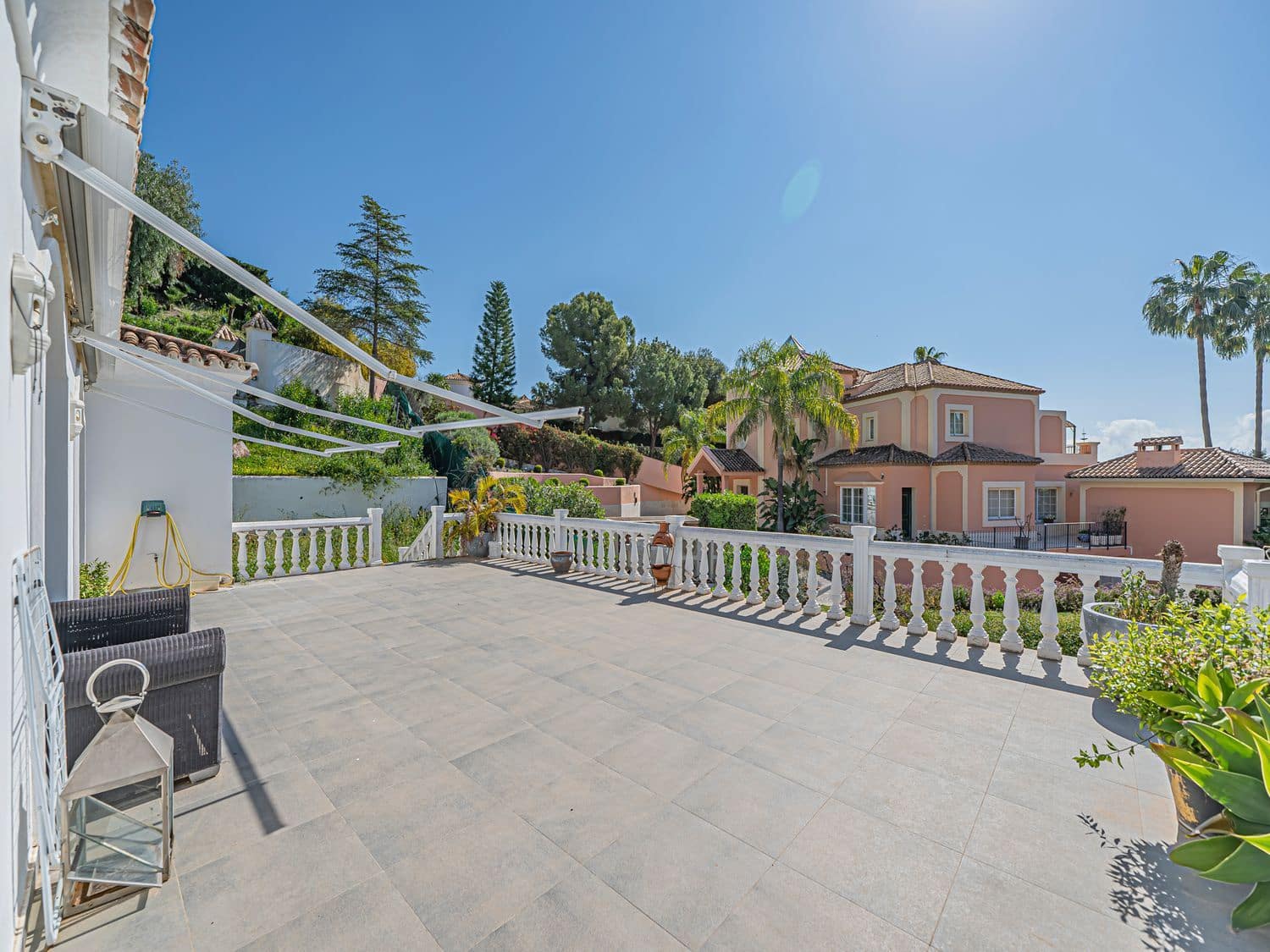 4 quarto Moradia para venda em Benahavis com piscina garagem - 1 700 000 € (Ref: 9916448)