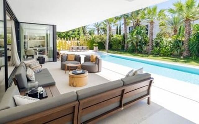 4 makuuhuone Huvila myytävänä paikassa Marbesa, Marbella mukana uima-altaan 
autotalli - 3 495 000 € (Ref: 9916449)