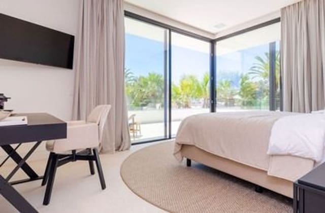 4 makuuhuone Huvila myytävänä paikassa Marbesa, Marbella mukana uima-altaan 
autotalli - 3 495 000 € (Ref: 9916449)