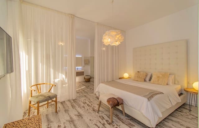 4 makuuhuone Huvila myytävänä paikassa Atalaya-Isdabe, Estepona mukana uima-altaan 
autotalli - 2 500 000 € (Ref: 9916452)