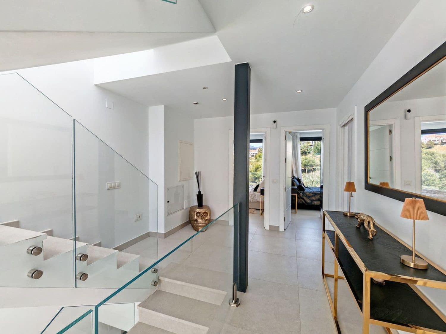 5 bedroom Villa for sale in New Golden Mile with pool garage - € 1,450,000 (Ref: 9916453)