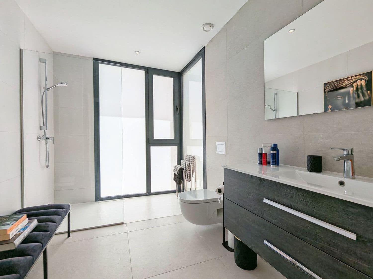 5 bedroom Villa for sale in New Golden Mile with pool garage - € 1,450,000 (Ref: 9916453)