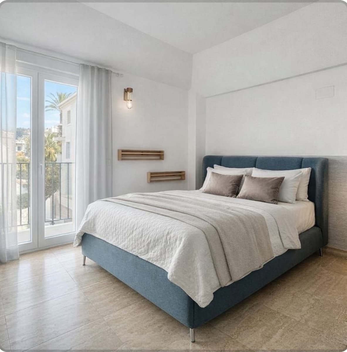 4 bedroom Villa for sale in New Golden Mile with pool garage - € 950,000 (Ref: 9916454)