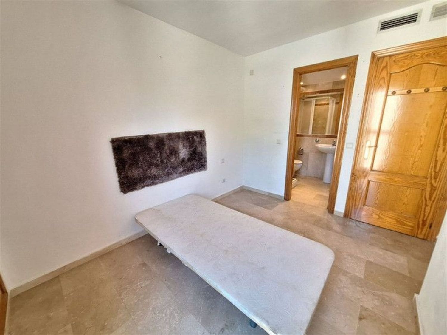 4 slaapkamer Huis te koop in Nueva Andalucia met zwembad garage - € 549.000 (Ref: 9921683)