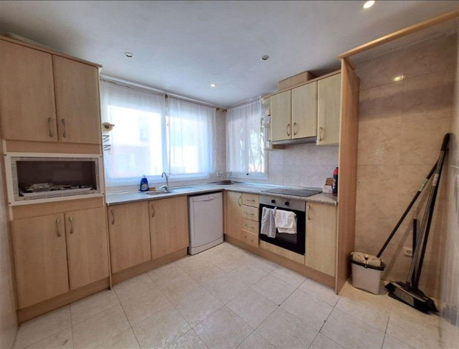 4 slaapkamer Huis te koop in Nueva Andalucia met zwembad garage - € 549.000 (Ref: 9921683)