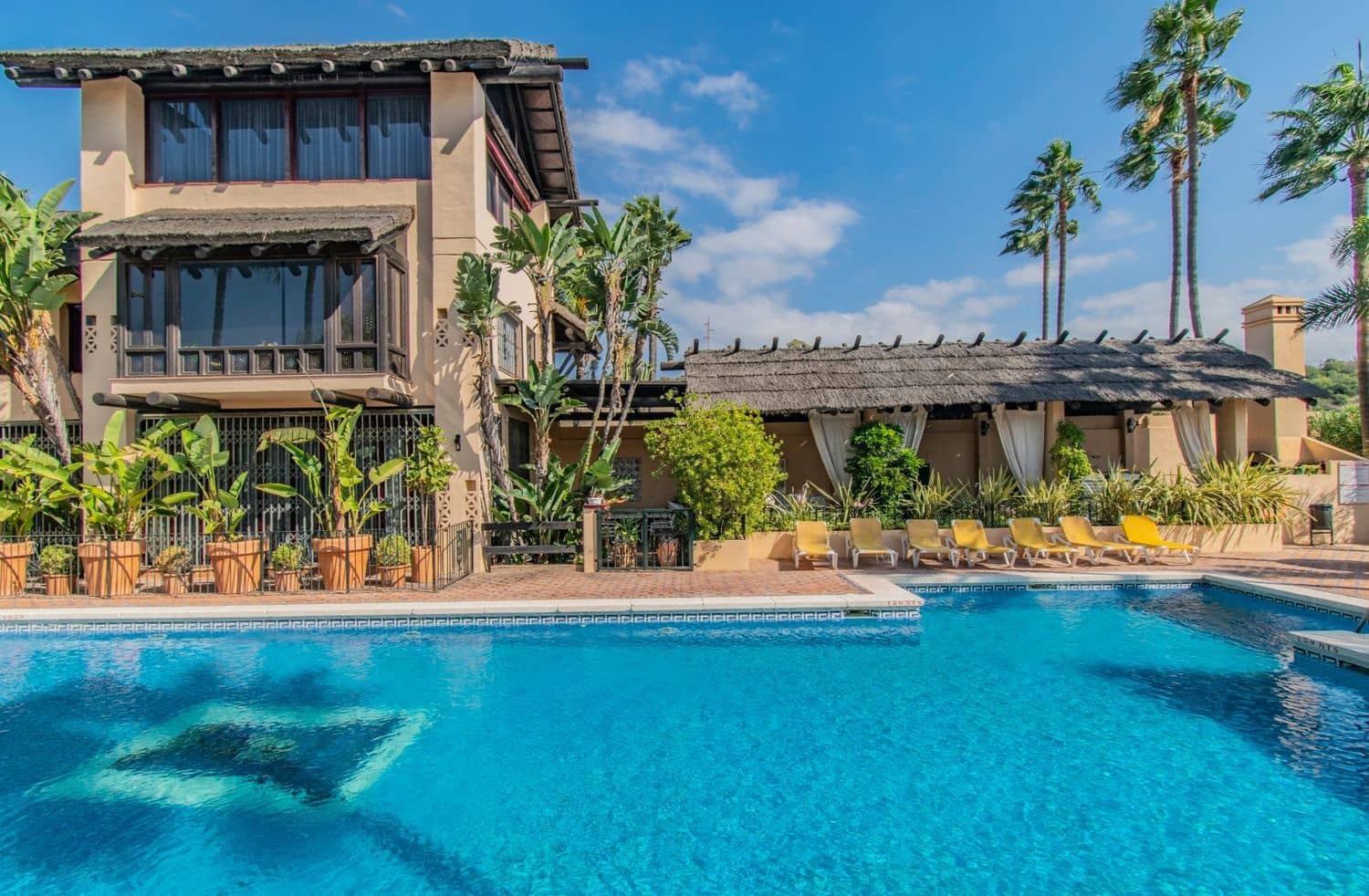 4 slaapkamer Huis te koop in Nueva Andalucia met zwembad garage - € 549.000 (Ref: 9921683)