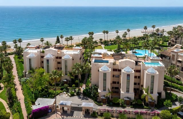 2 soveværelse Lejlighed til salg i Costalita, Estepona med swimmingpool garage - € 2.500.000 (Ref: 9930036)