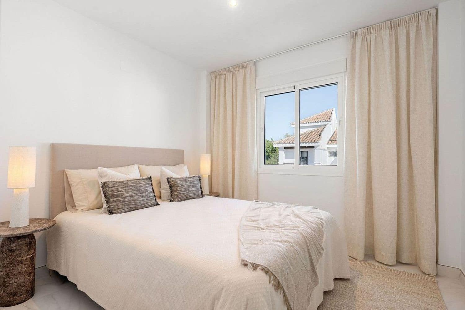 3 chambre Maison de Ville à vendre à Nueva Andalucia avec garage - 899 000 € (Ref: 9930038)