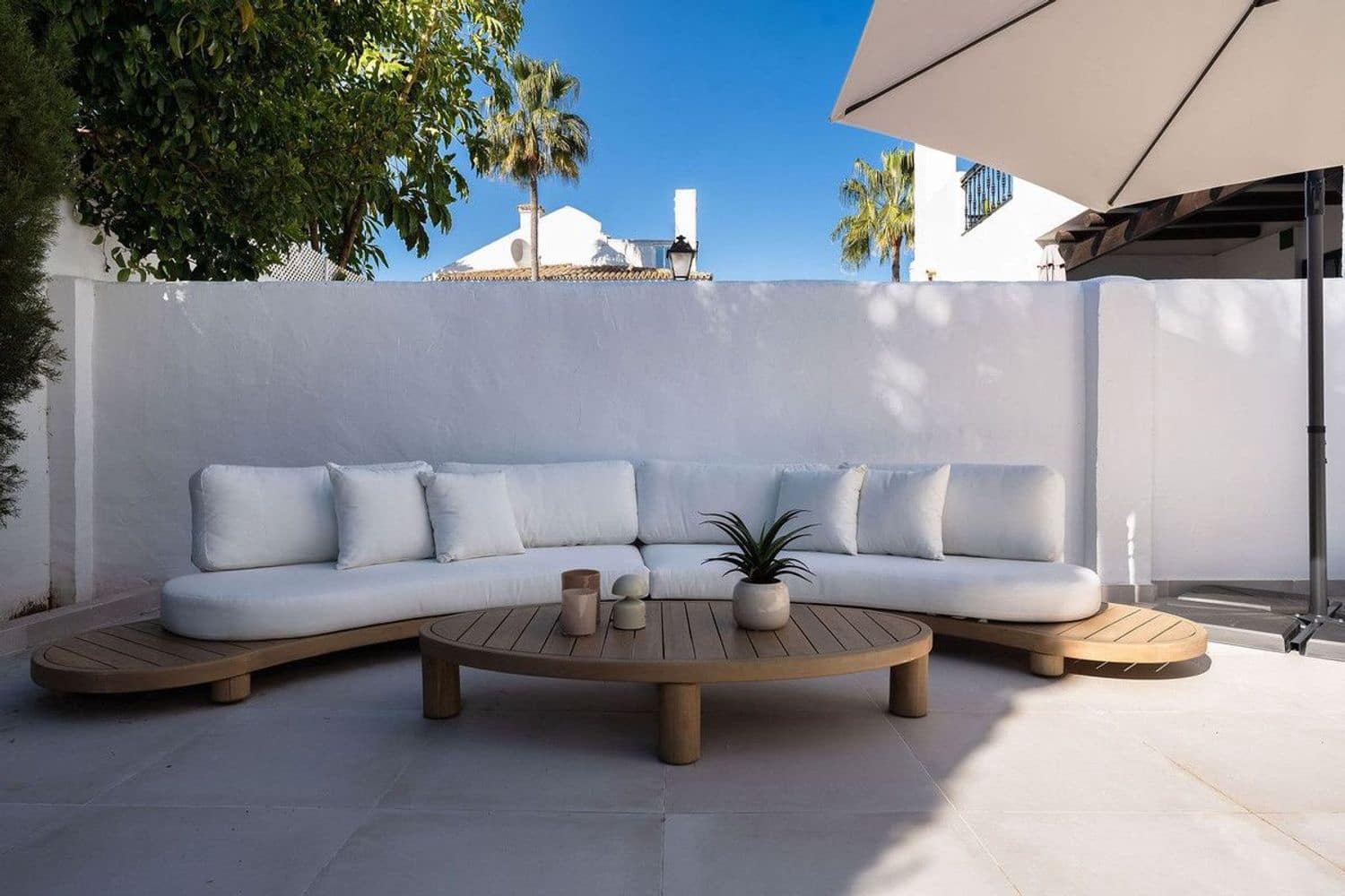 3 chambre Maison de Ville à vendre à Nueva Andalucia avec garage - 899 000 € (Ref: 9930038)