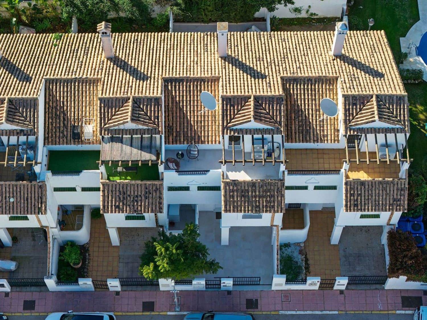 3 chambre Maison de Ville à vendre à Nueva Andalucia avec garage - 899 000 € (Ref: 9930038)