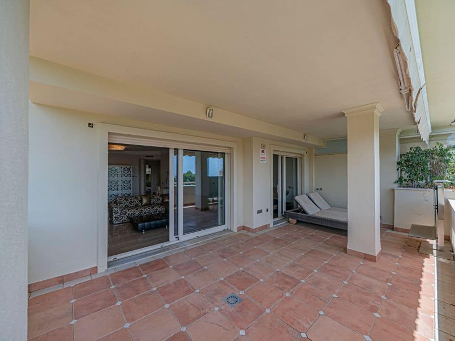 3 slaapkamer Appartement te koop in Golden Mile met zwembad garage - € 825.000 (Ref: 9930041)