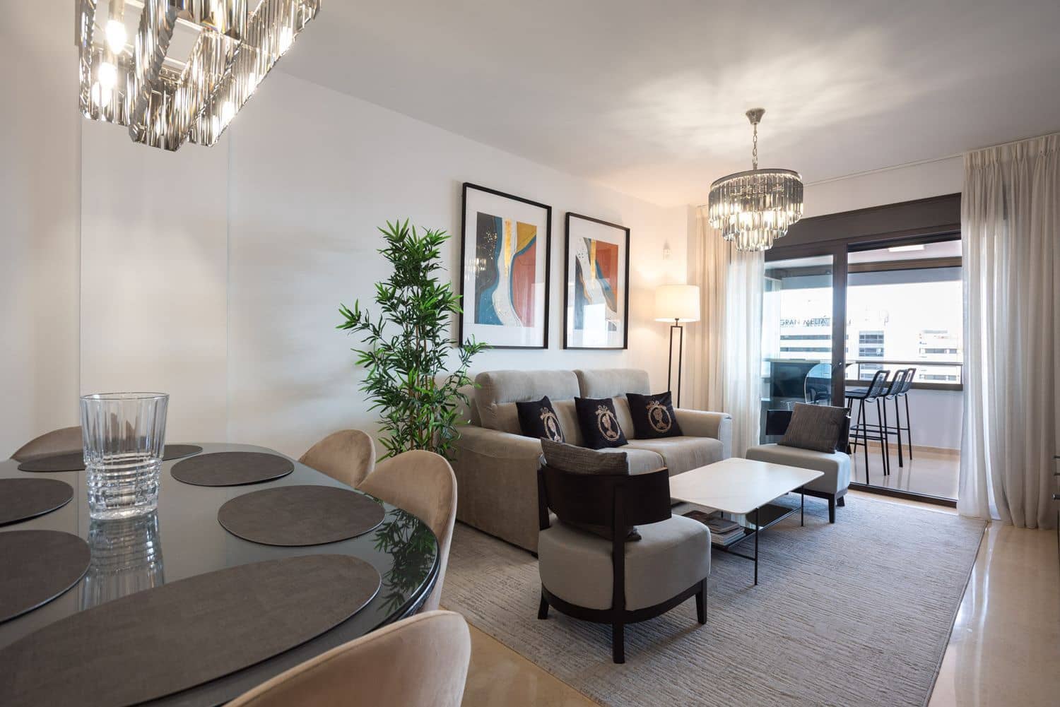 2 soverom Leilighet til salgs i Marbella med svømmebasseng garasje - € 1 190 000 (Ref: 9930042)