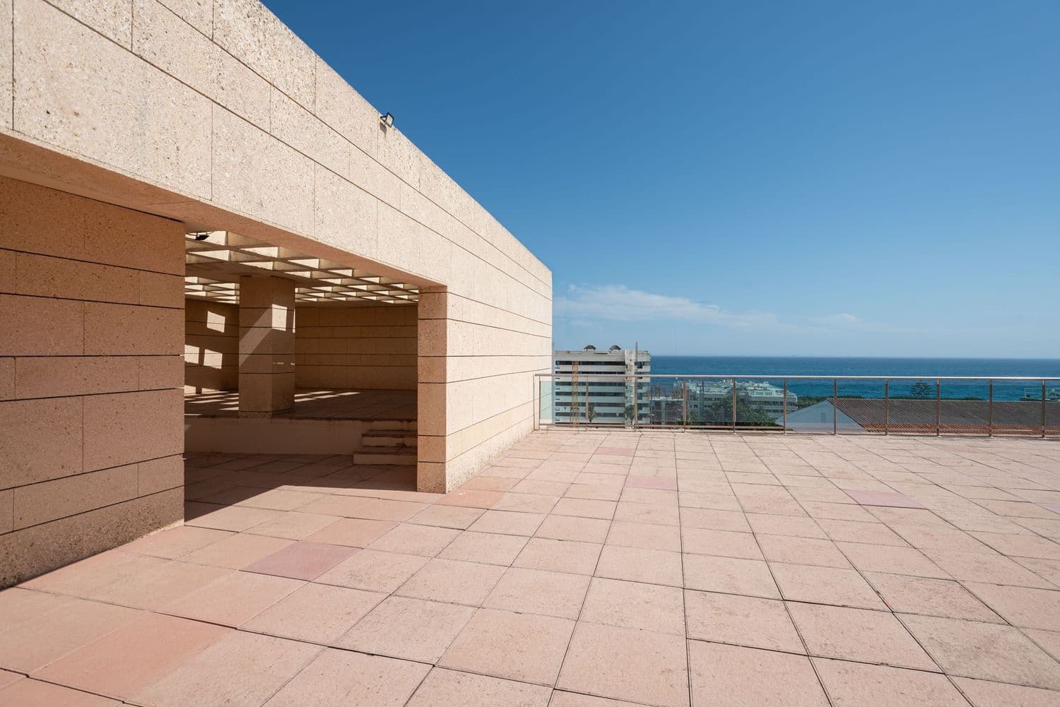 2 soverom Leilighet til salgs i Marbella med svømmebasseng garasje - € 1 190 000 (Ref: 9930042)